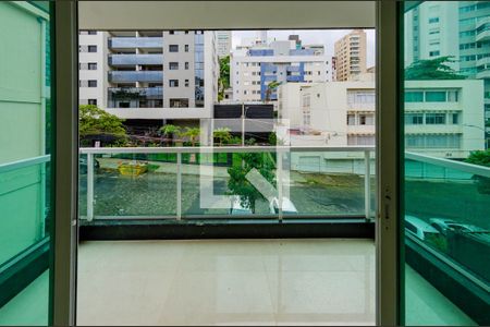 Apartamento à venda com 146m², 4 quartos e 3 vagasVaranda