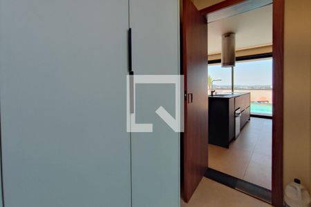 Casa de condomínio à venda com 290m², 3 quartos e 4 vagasDespensa