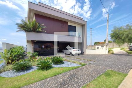 Casa de condomínio à venda com 290m², 3 quartos e 4 vagasFachada
