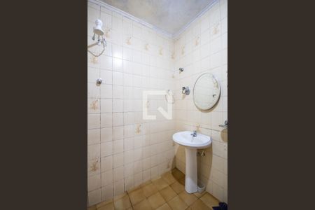 Casa à venda com 274m², 5 quartos e 4 vagasBanheiro 2