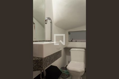 Casa de condomínio à venda com 157m², 2 quartos e 2 vagasLavabo