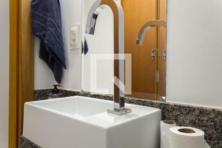 Casa de condomínio à venda com 157m², 2 quartos e 2 vagasLavabo