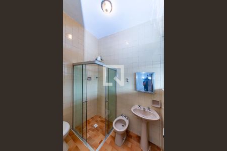 Casa para alugar com 90m², 2 quartos e 3 vagas Casa para alugar com 90m², 2 quartos e 3 vagasBanheiro da Suíte