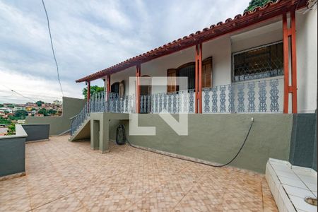 Casa para alugar com 90m², 2 quartos e 3 vagas Casa para alugar com 90m², 2 quartos e 3 vagasQuintal