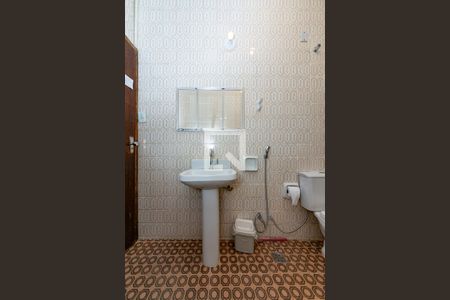 Casa para alugar com 90m², 2 quartos e 3 vagas Casa para alugar com 90m², 2 quartos e 3 vagasBanheiro Social