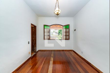 Casa para alugar com 90m², 2 quartos e 3 vagas Casa para alugar com 90m², 2 quartos e 3 vagasSuíte