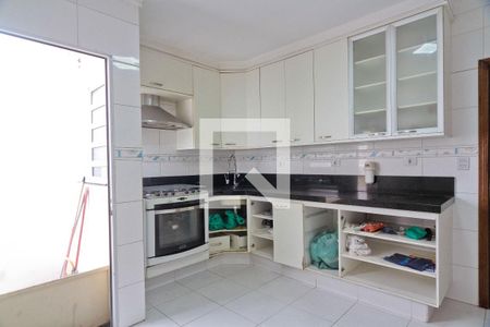 Casa à venda com 80m², 2 quartos e 2 vagas Casa à venda com 80m², 2 quartos e 2 vagasCozinha