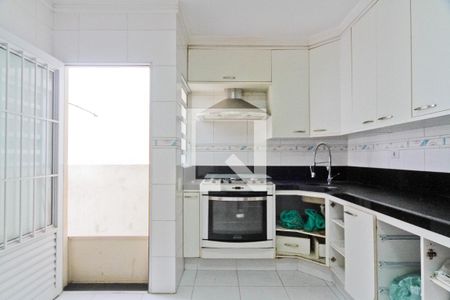 Casa à venda com 80m², 2 quartos e 2 vagas Casa à venda com 80m², 2 quartos e 2 vagasCozinha