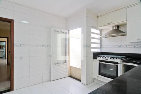 Casa à venda com 80m², 2 quartos e 2 vagas Casa à venda com 80m², 2 quartos e 2 vagasCozinha