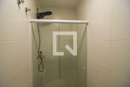 Banheiro da Suíte 2 de casa de condomínio para alugar com 3 quartos, 90m² em Itaipu, Niterói