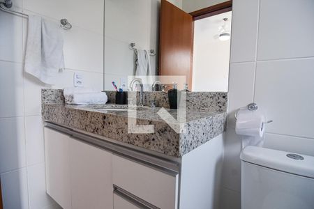 Casa de condomínio para alugar com 90m², 3 quartos e 1 vaga Casa de condomínio para alugar com 90m², 3 quartos e 1 vagaBanheiro da Suíte 1