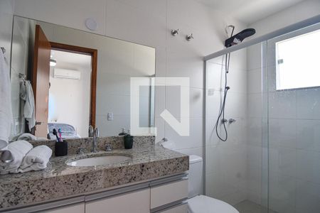 Casa de condomínio para alugar com 90m², 3 quartos e 1 vaga Casa de condomínio para alugar com 90m², 3 quartos e 1 vagaBanheiro da Suíte 1
