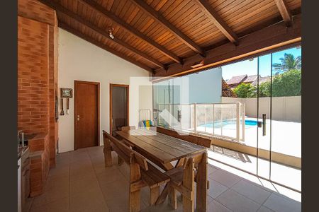 Casa de condomínio à venda com 210m², 3 quartos e 3 vagasÁrea de lazer