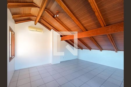 Casa de condomínio à venda com 210m², 3 quartos e 3 vagasSótão