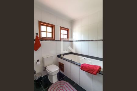 Casa de condomínio à venda com 210m², 3 quartos e 3 vagasBanheiro 2