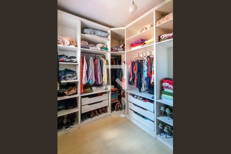 Casa de condomínio à venda com 210m², 3 quartos e 3 vagasCloset do Quarto 3