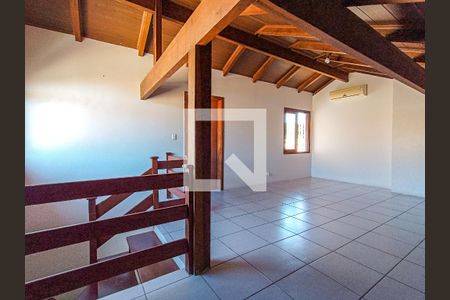 Casa de condomínio à venda com 210m², 3 quartos e 3 vagasSótão