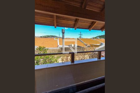 Casa de condomínio à venda com 210m², 3 quartos e 3 vagasSacada do Quarto 2