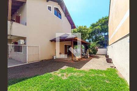 Casa de condomínio à venda com 210m², 3 quartos e 3 vagasQuintal
