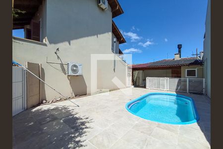 Casa de condomínio à venda com 210m², 3 quartos e 3 vagasQuintal