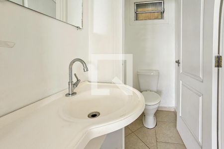 Casa de condomínio para alugar com 327m², 5 quartos e sem vagaLavabo