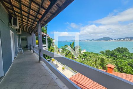 Casa de condomínio para alugar com 327m², 5 quartos e sem vagaVaranda