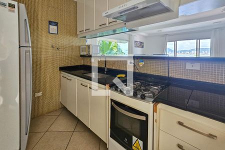 Casa de condomínio para alugar com 327m², 5 quartos e sem vagacozinha