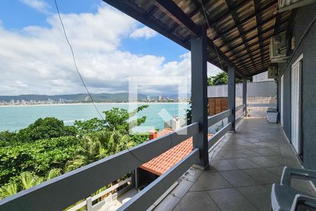 Casa de condomínio para alugar com 327m², 5 quartos e sem vagaVaranda