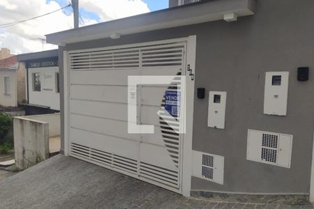 Casa à venda com 165m², 3 quartos e 3 vagasFachada