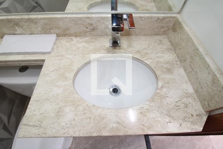 Casa à venda com 165m², 3 quartos e 3 vagasGaragem - Banheiro