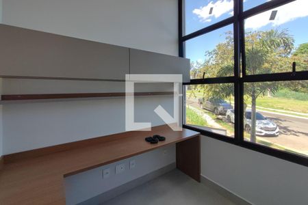 Casa de condomínio à venda com 274m², 3 quartos e 4 vagasEscritório