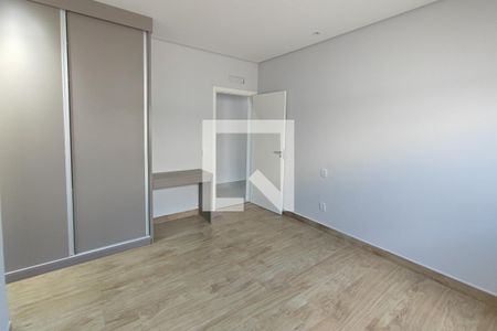 Casa de condomínio à venda com 274m², 3 quartos e 4 vagasQuarto Suíte