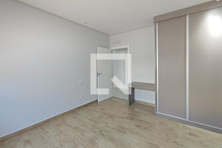 Casa de condomínio à venda com 274m², 3 quartos e 4 vagasQuarto Suíte 2