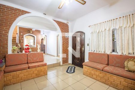 Sala de TV de casa à venda com 3 quartos, 500m² em Vila Osasco, Osasco