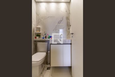 Apartamento à venda com 70m², 2 quartos e 1 vaga Apartamento à venda com 70m², 2 quartos e 1 vagaBanheiro da Suíte