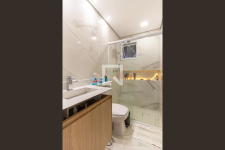 Apartamento à venda com 70m², 2 quartos e 1 vaga Apartamento à venda com 70m², 2 quartos e 1 vagaBanheiro Social