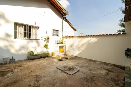 Casa à venda com 142m², 2 quartos e 1 vagaQuintal