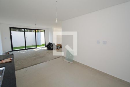 Casa de condomínio para alugar com 350m², 4 quartos e 4 vagasCozinha