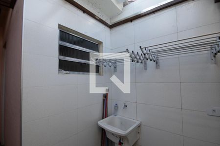 Casa à venda com 90m², 3 quartos e 1 vagaÁrea de Serviço