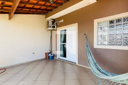 Casa à venda com 220m², 5 quartos e 2 vagas Casa à venda com 220m², 5 quartos e 2 vagasVaranda da Suíte 1