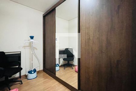 Casa à venda com 220m², 5 quartos e 2 vagas Casa à venda com 220m², 5 quartos e 2 vagasQuarto 3