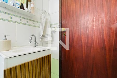 Casa à venda com 220m², 5 quartos e 2 vagas Casa à venda com 220m², 5 quartos e 2 vagasBanheiro