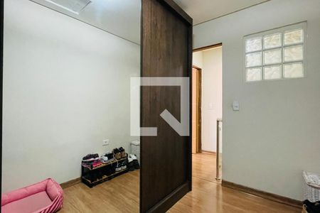 Casa à venda com 220m², 5 quartos e 2 vagas Casa à venda com 220m², 5 quartos e 2 vagasQuarto 3