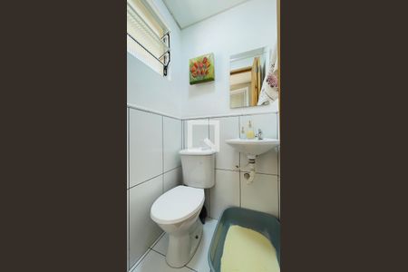 Casa à venda com 220m², 5 quartos e 2 vagas Casa à venda com 220m², 5 quartos e 2 vagasLavabo 2