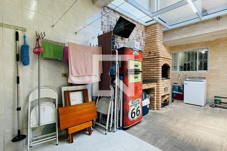 Casa à venda com 220m², 5 quartos e 2 vagas Casa à venda com 220m², 5 quartos e 2 vagasÁrea de Serviço