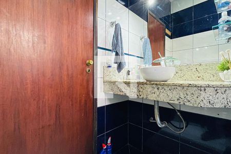 Casa à venda com 220m², 5 quartos e 2 vagas Casa à venda com 220m², 5 quartos e 2 vagasBanheiro da Suíte 1