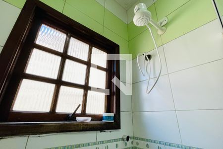 Casa à venda com 220m², 5 quartos e 2 vagas Casa à venda com 220m², 5 quartos e 2 vagasBanheiro