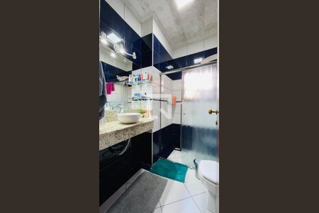 Casa à venda com 220m², 5 quartos e 2 vagas Casa à venda com 220m², 5 quartos e 2 vagasBanheiro da Suíte 1