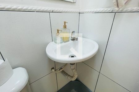 Casa à venda com 220m², 5 quartos e 2 vagas Casa à venda com 220m², 5 quartos e 2 vagasLavabo 2