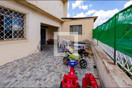 Casa à venda com 350m², 4 quartos e 2 vagasÁrea externa